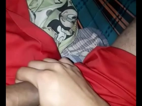 Hetero amateur masturbates on camera